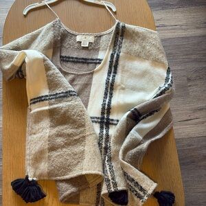 Very cute fall/ winter poncho